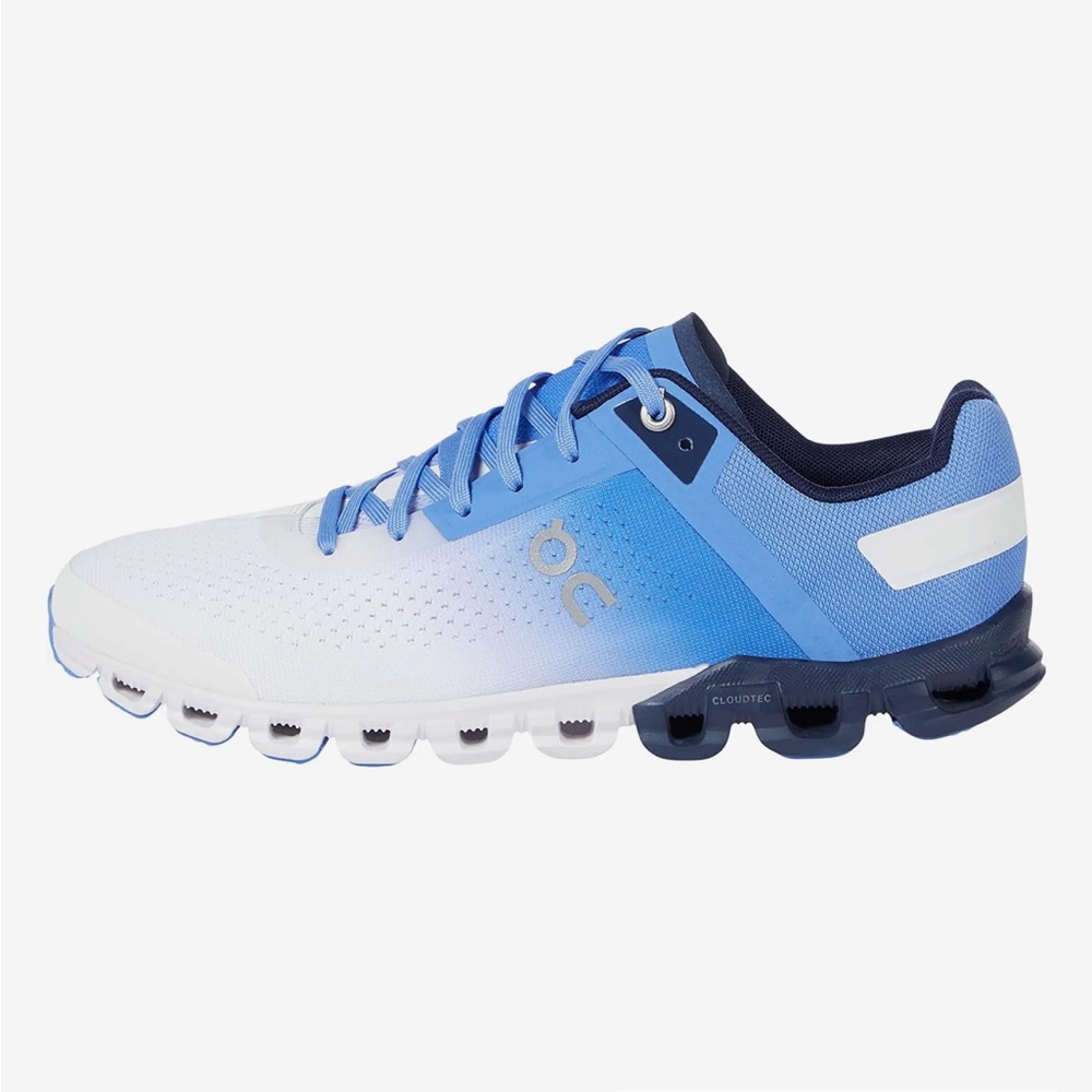 On Cloudflow Marina | White Size 9.5 Great Condition